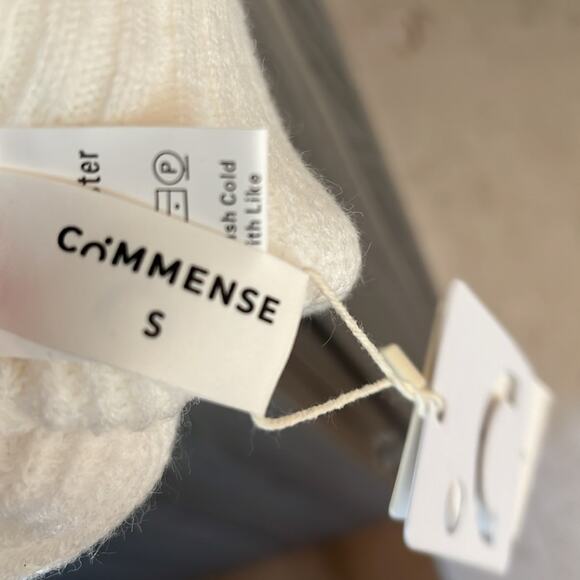 NWT REVOLVE & MINIMALIST lovers COMMENSE white sweater w black piping S - Picture 7 of 10